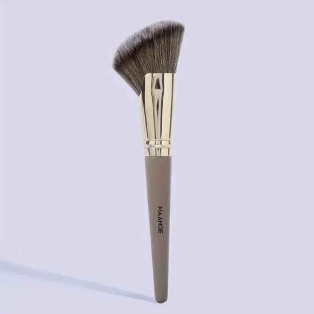 Angled Kabuki Makeup Brush
